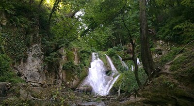  آبشار سنگ لو شهرستان مازندران استان ساری