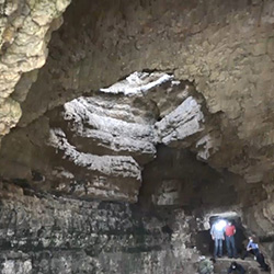 غار باد لکلک